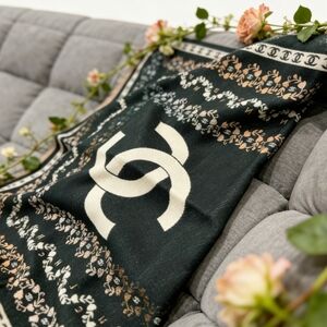 <AUTHENTIC>CHANEL Scarf